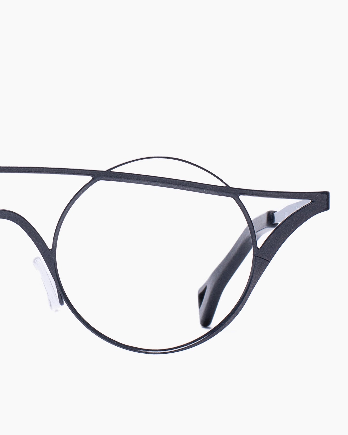 Theo-UDON-503 | glasses bar