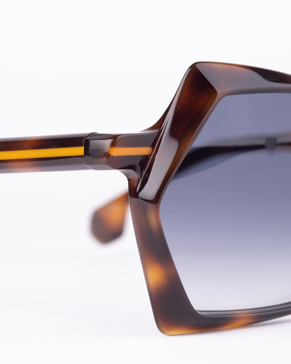 Dzmitry Samal - 009 - Scales | glasses bar