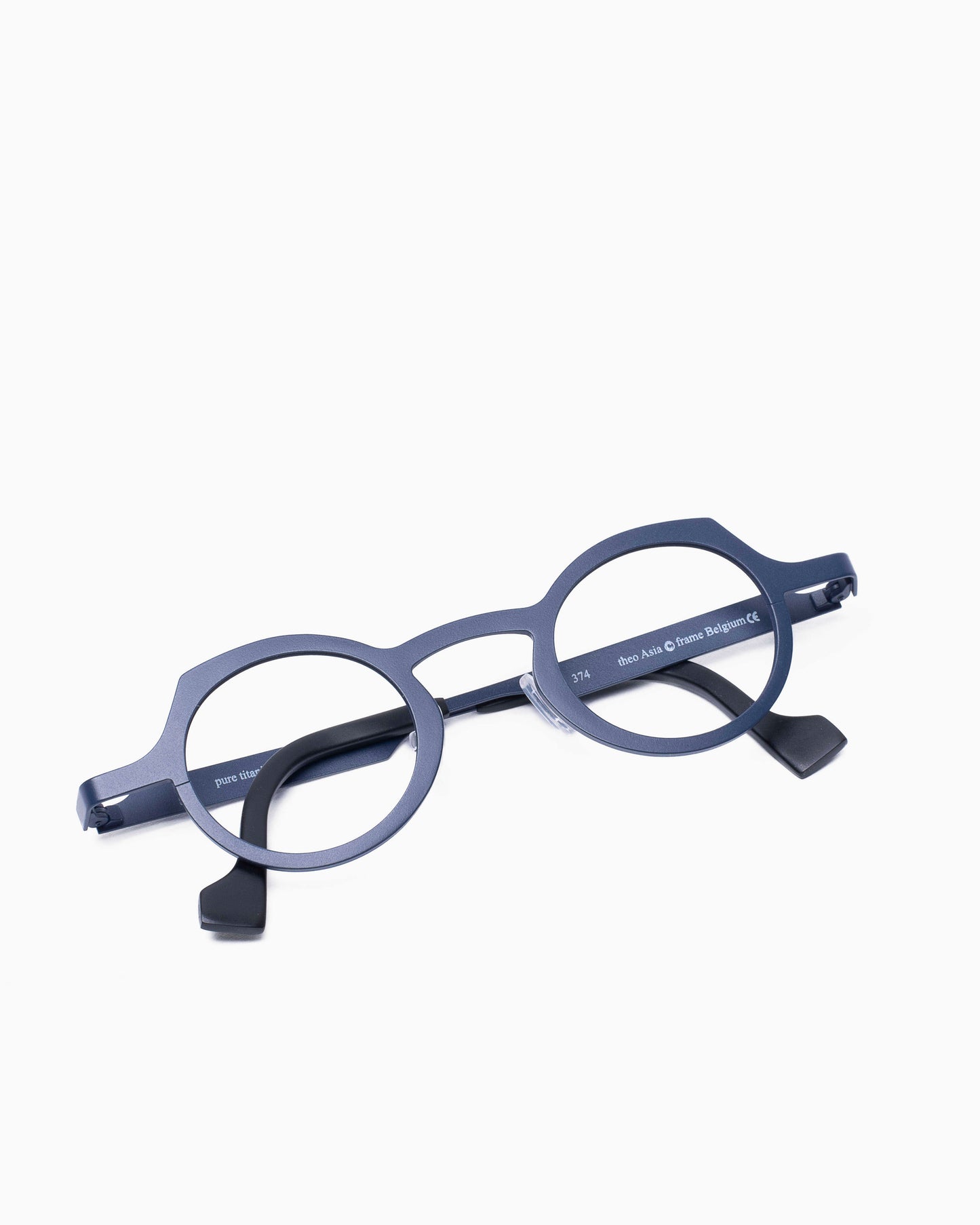 Theo - asia - 374 | glasses bar