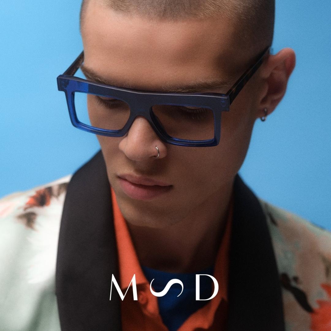 Lunette bleue en plastique pour homme - Marie-Sophie Dion BAR À LUNETTES