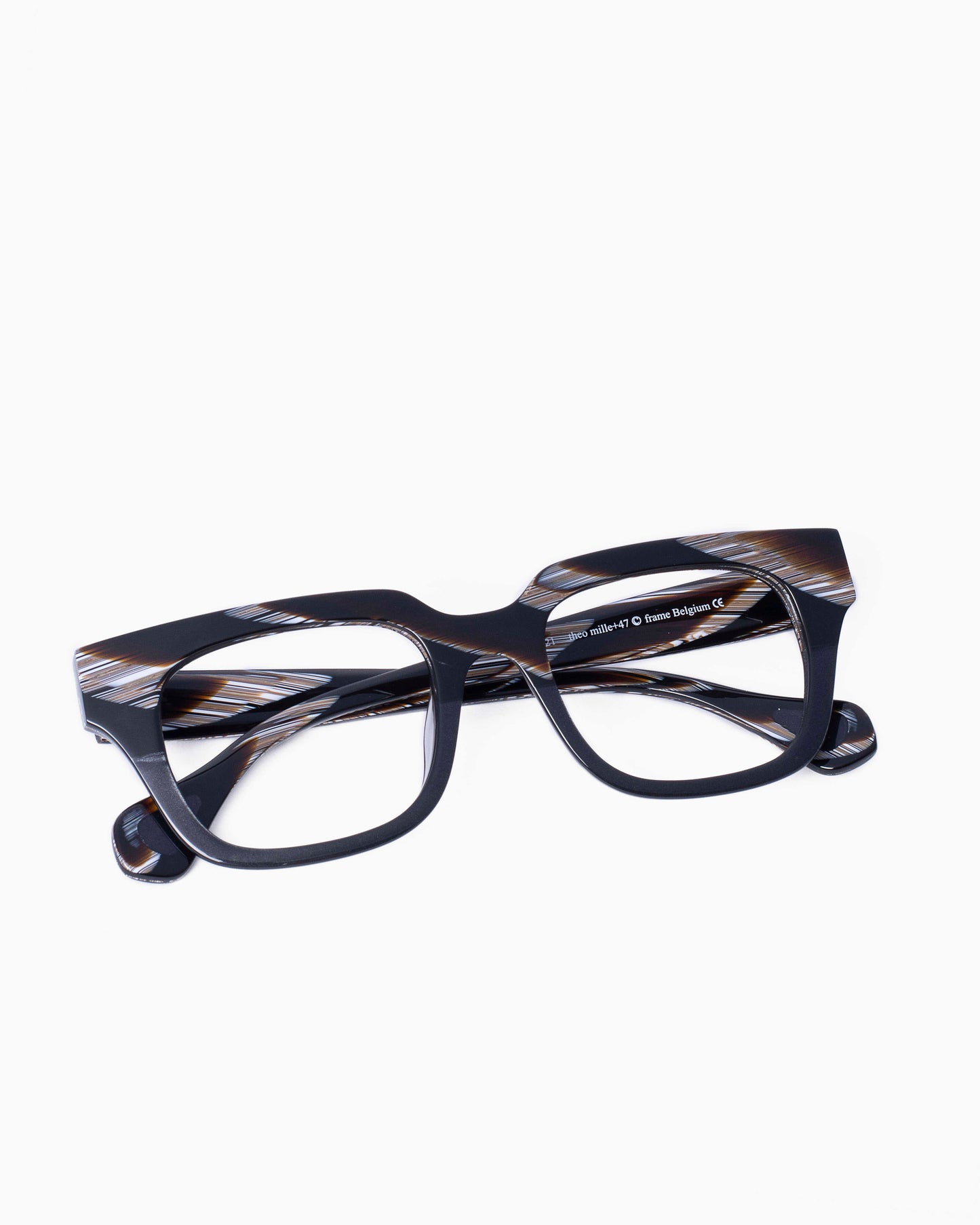Theo - THOUSAND+47 - 21 | glasses bar