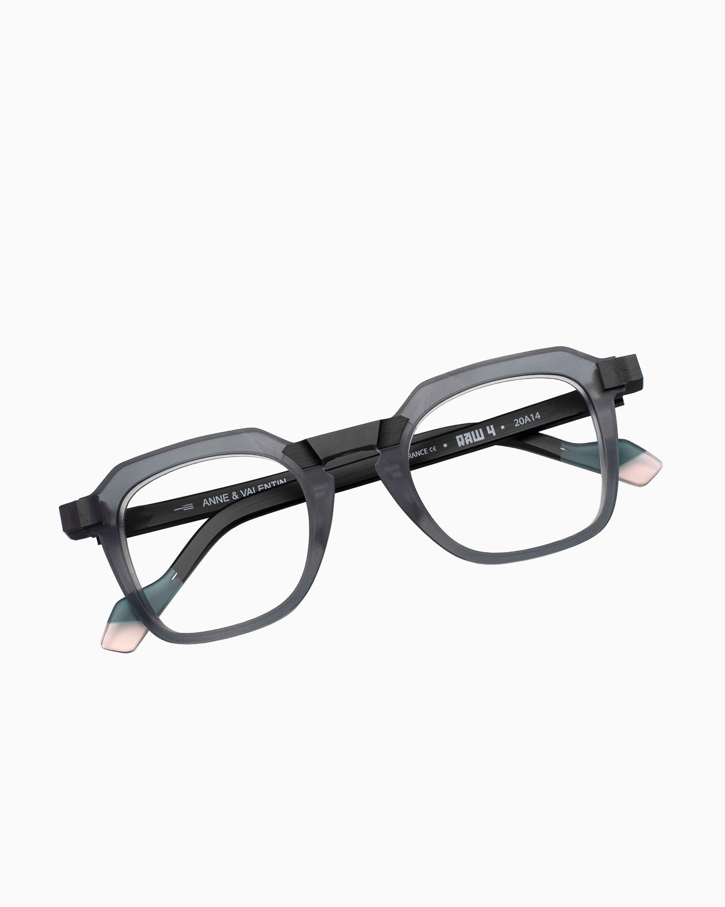 Anne and Valentin - RAW4 - 20A14 | glasses bar