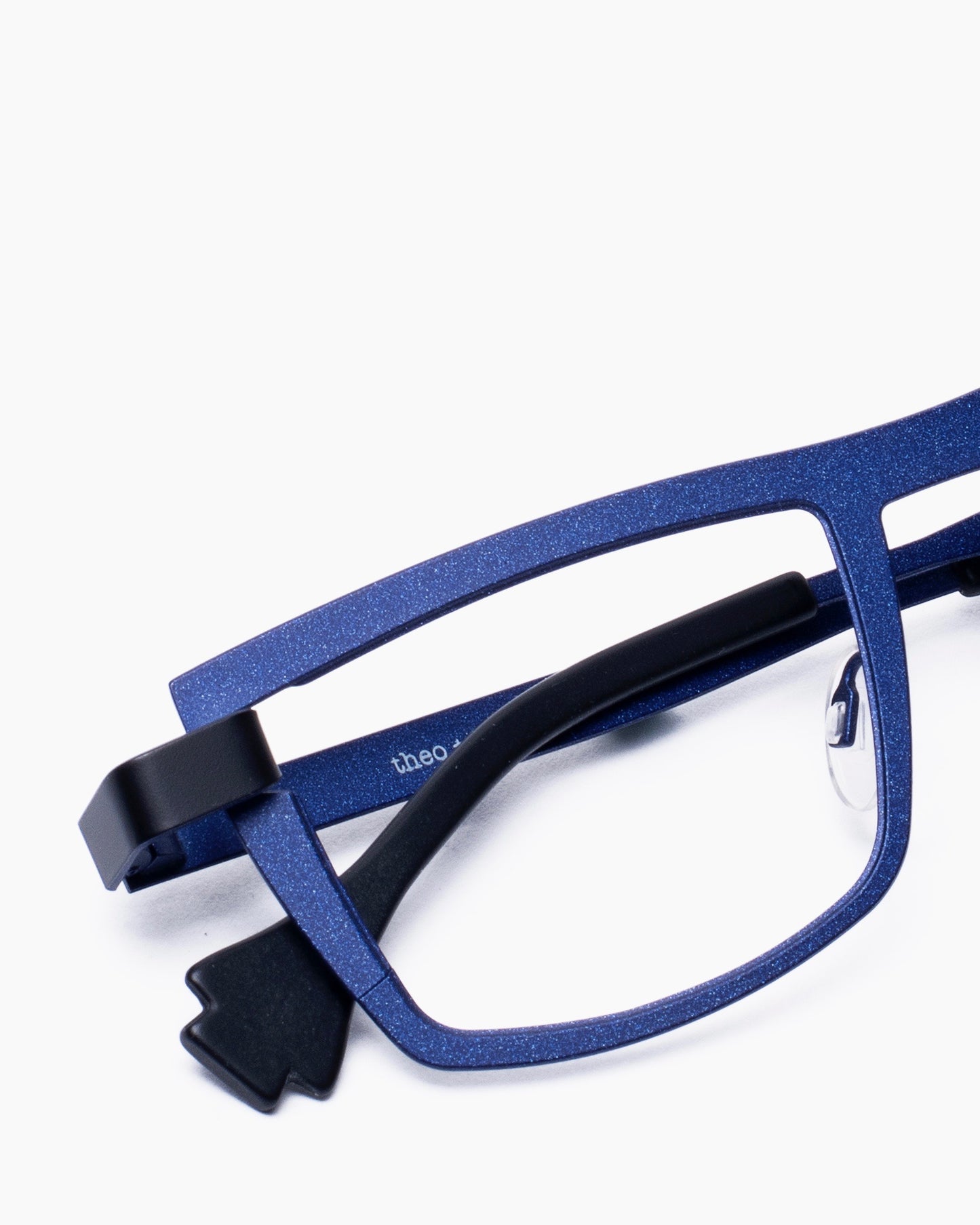 Theo-vekki-336 | glasses bar