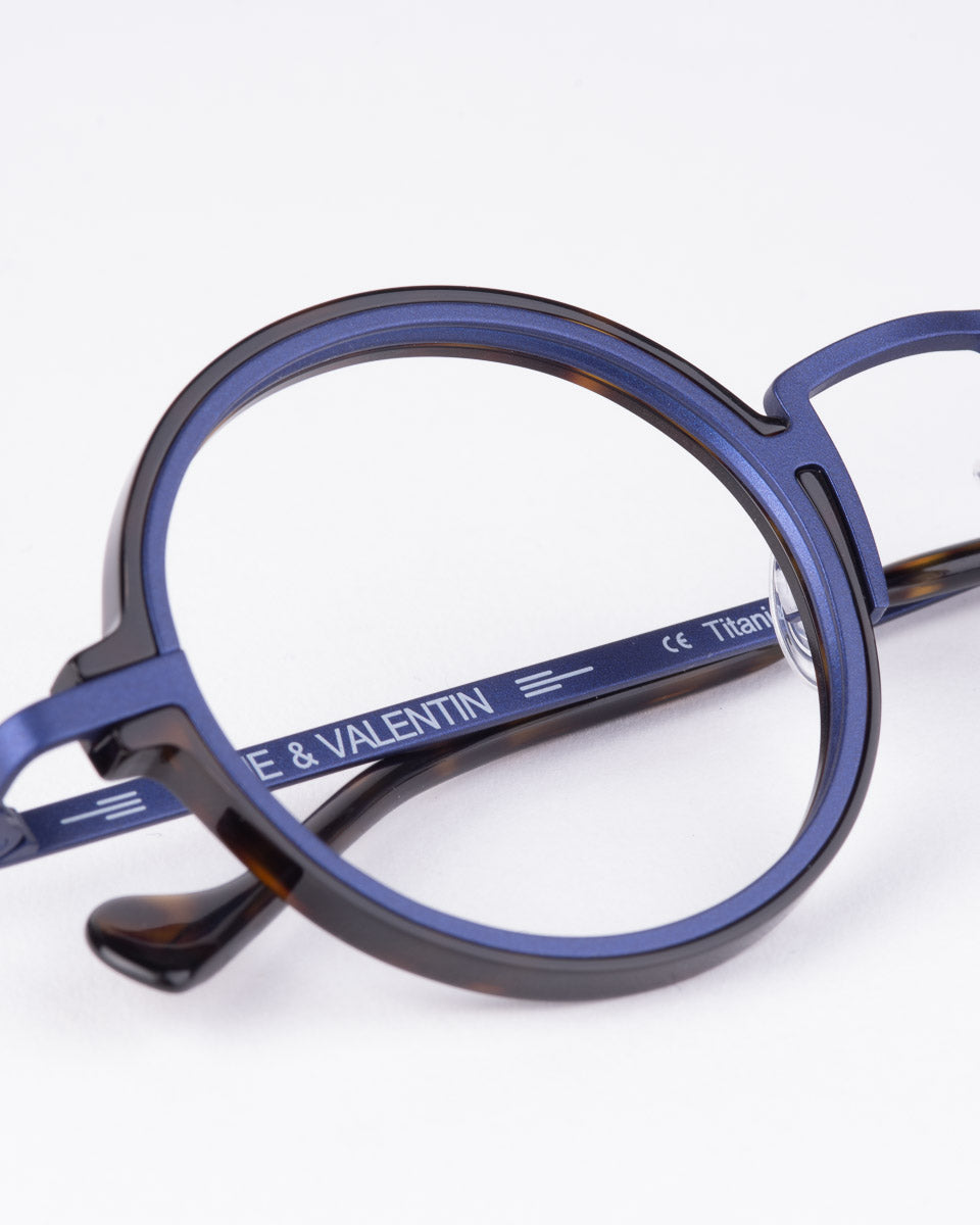 Anne and Valentin - M6 - H30 | glasses bar