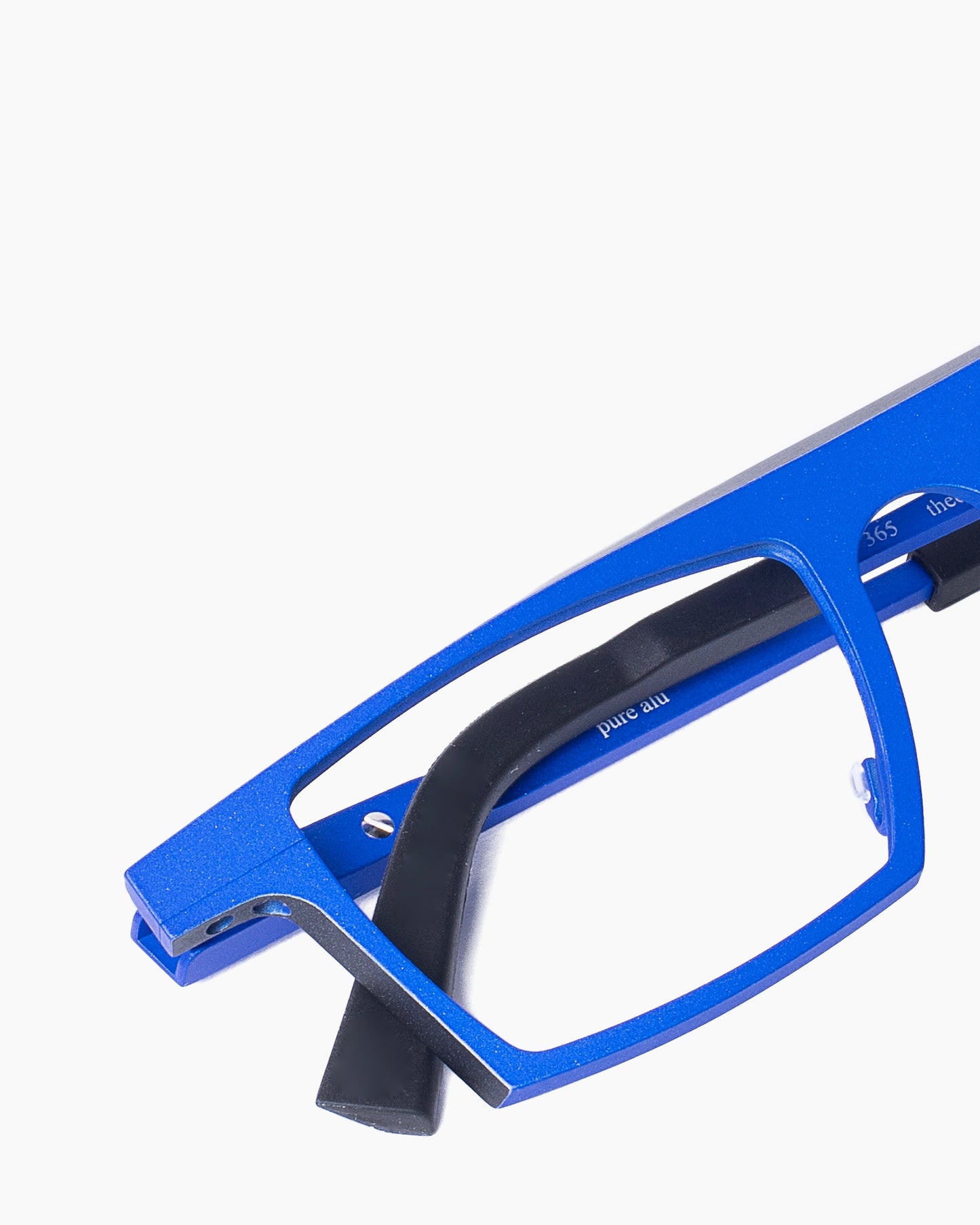 Theo - SpaceShuttle - 365 | glasses bar