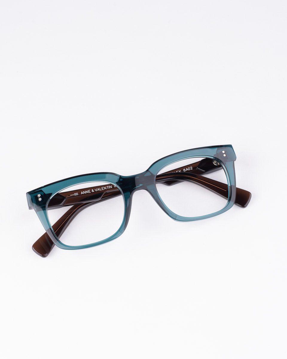 Anne and Valentine - Diddley - 8A02 | glasses bar