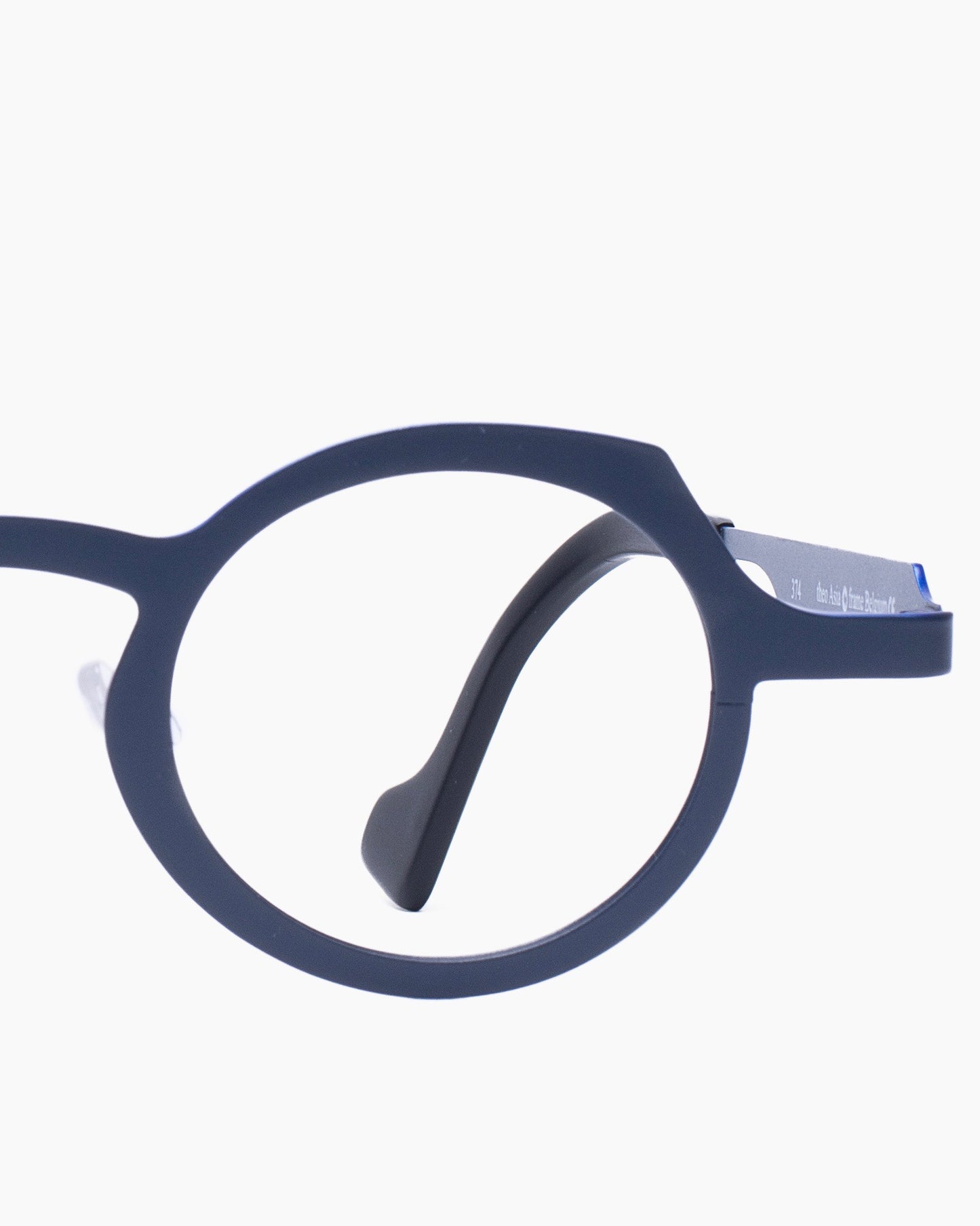 Theo - asia - 374 | glasses bar