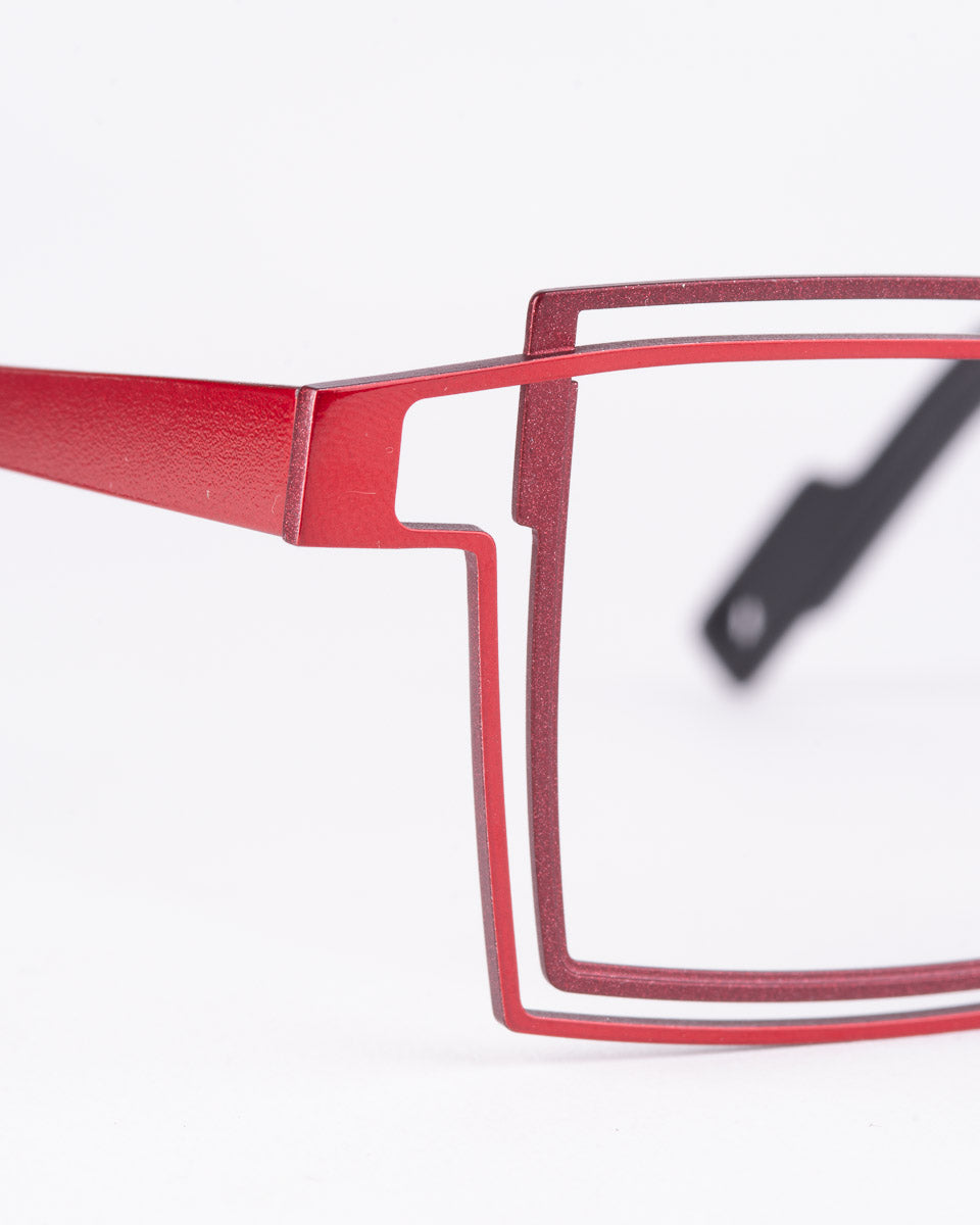 Theo - outline - 311 | glasses bar