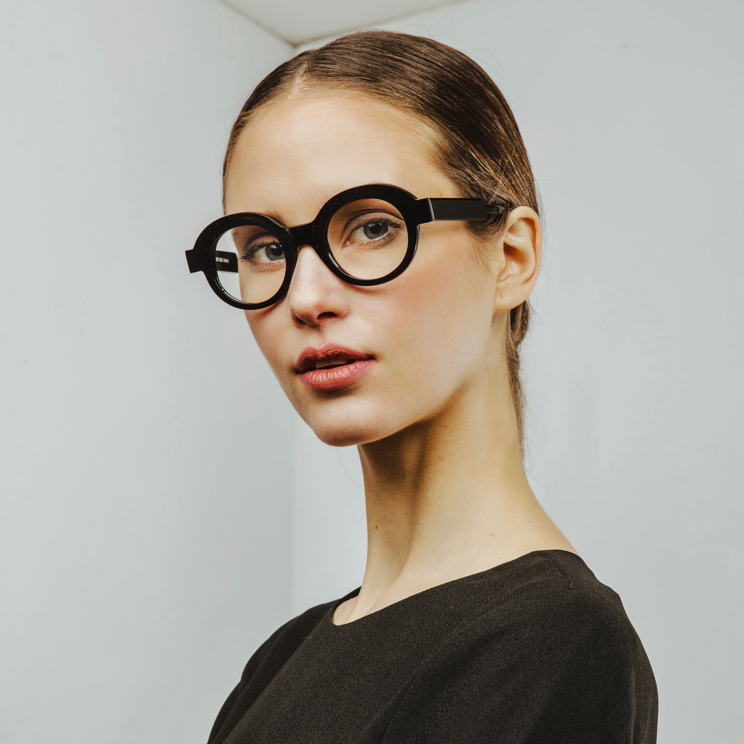 Lunette noire ronde pour femme par Marie-Sophie Dion BAR À LUNETTES