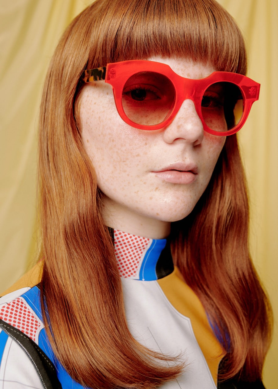Monture ronde couleur rouge pour femme par Marie-Sophie Dion BAR À LUNETTES