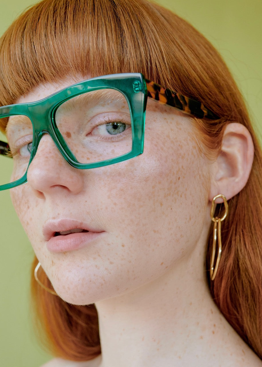 Lunette verte et écaille pour femme par Marie-Sophie Dion BAR À LUNETTES