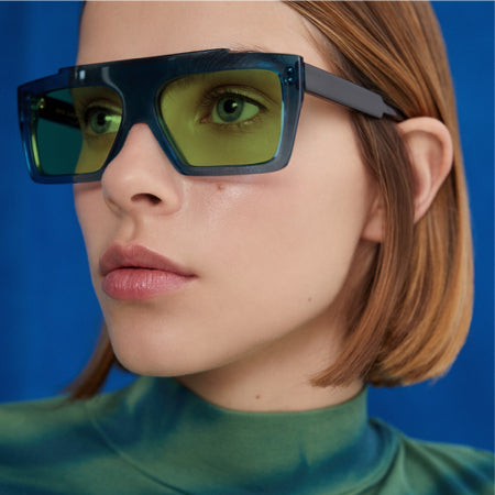 Lunette solaire carrée en plastique pour femmes par Marie-Sophie Dion BAR À LUNETTES