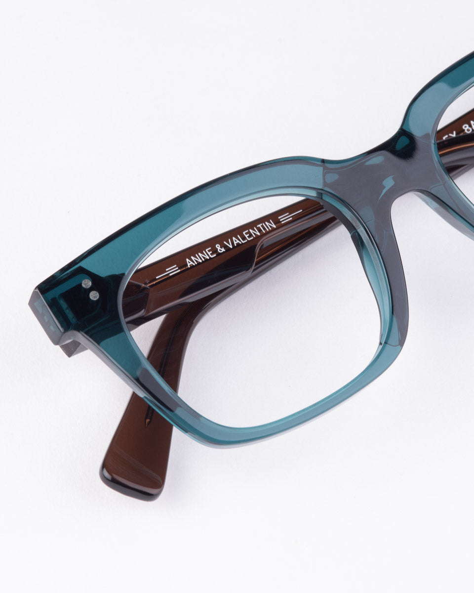 Anne and Valentine - Diddley - 8A02 | glasses bar