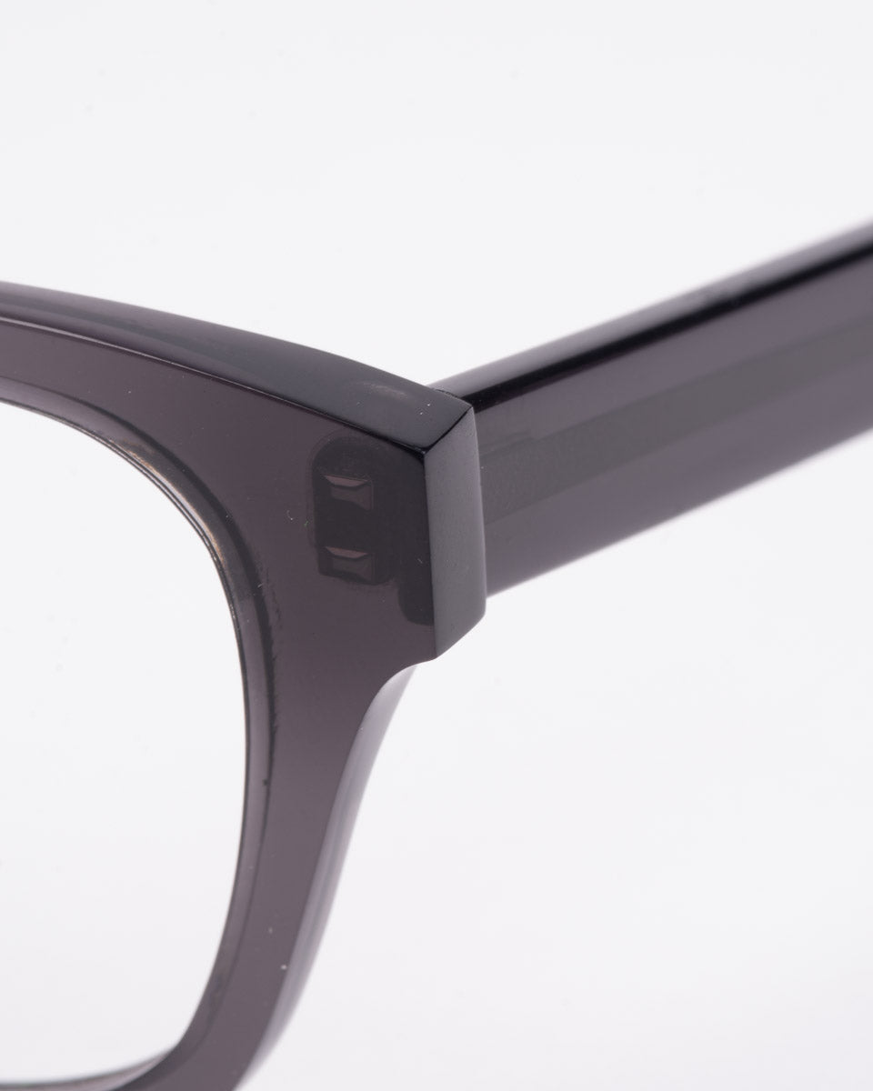 Marie-Sophie Dion - Hemingway - Grf | Bar à lunettes