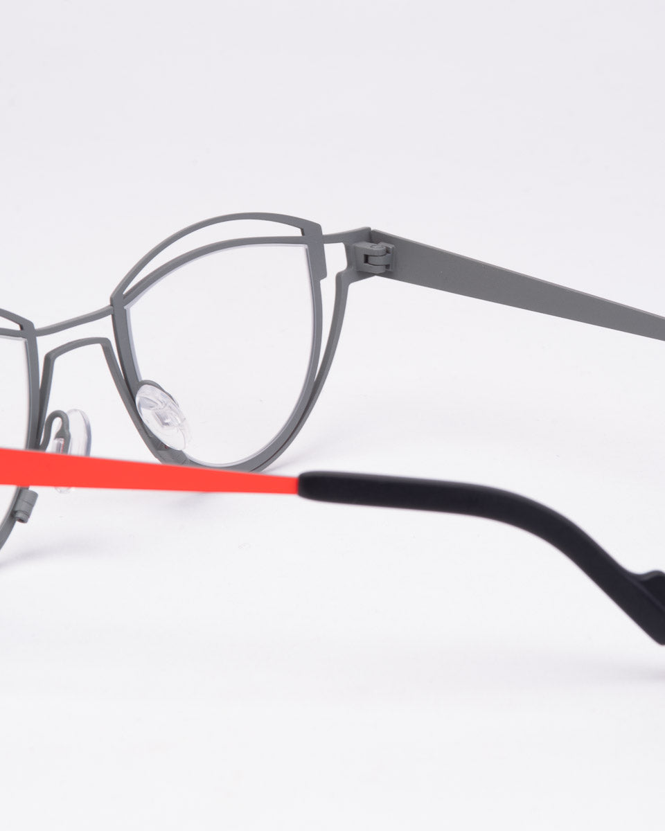 Theo-shape-451 | glasses bar