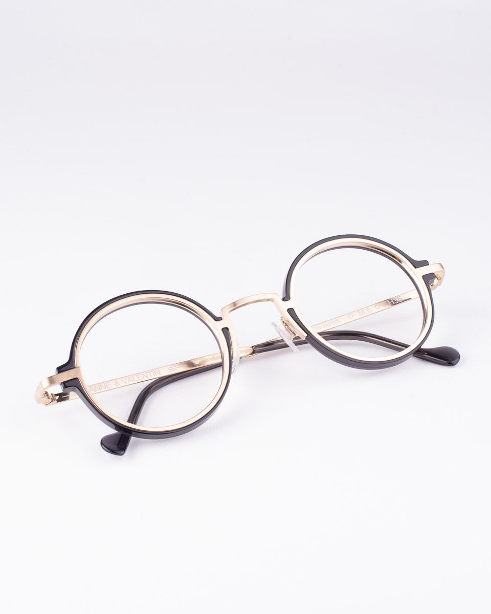 Anne and Valentin - M6 - H35 | glasses bar