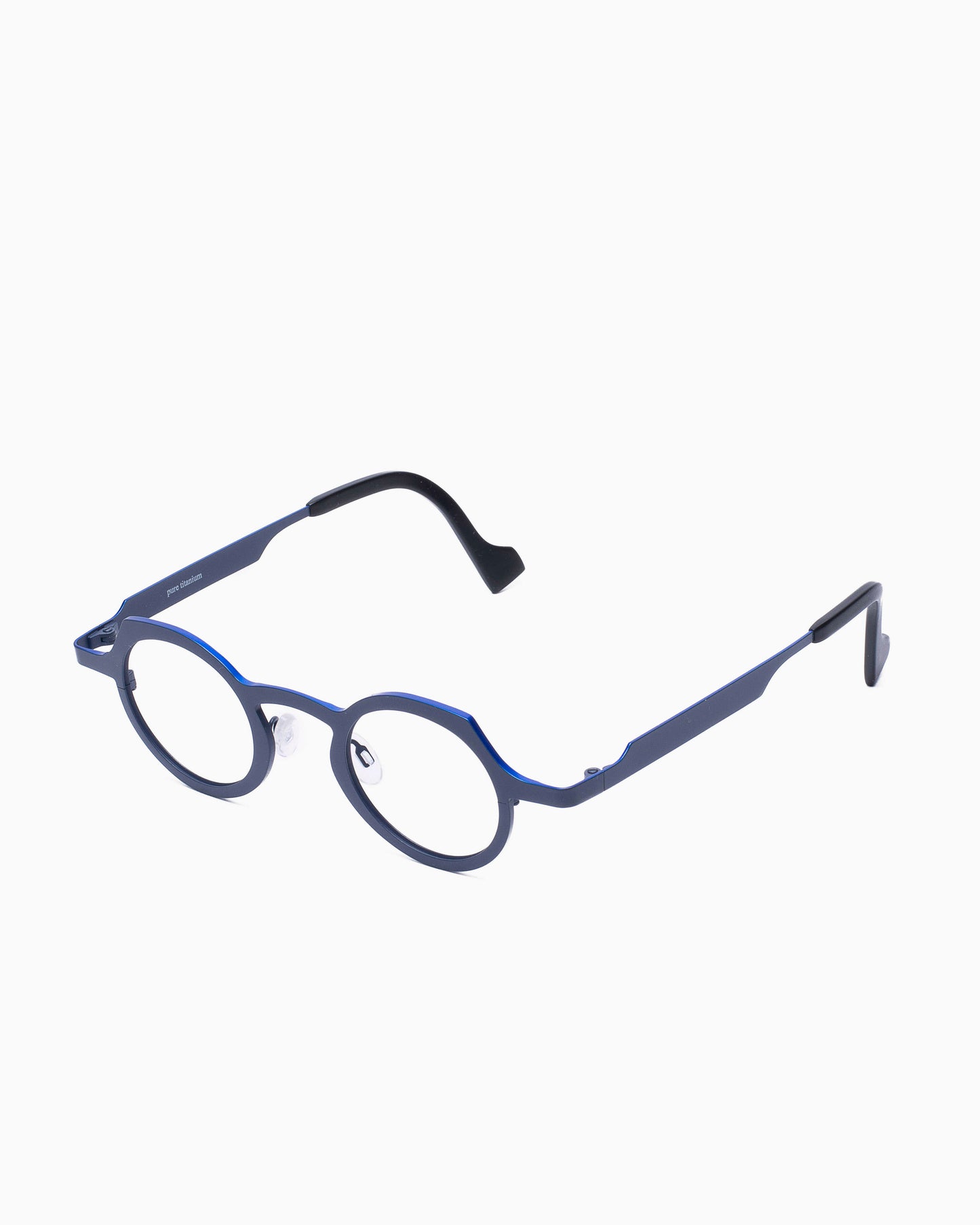 Theo - asia - 374 | glasses bar