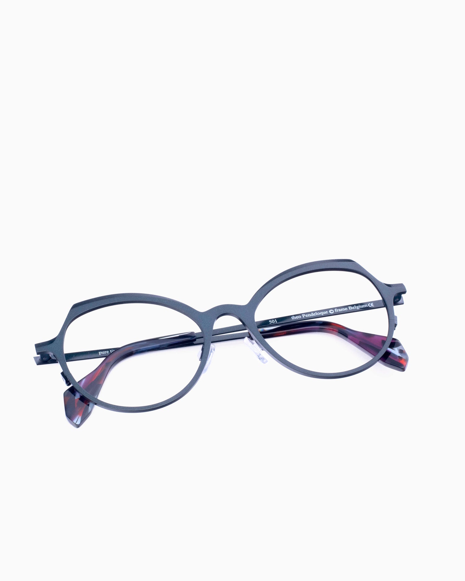 green metal butterfly eyeglasses by Theo model Pendeloque, front view, lunettes de vue Vert papillon