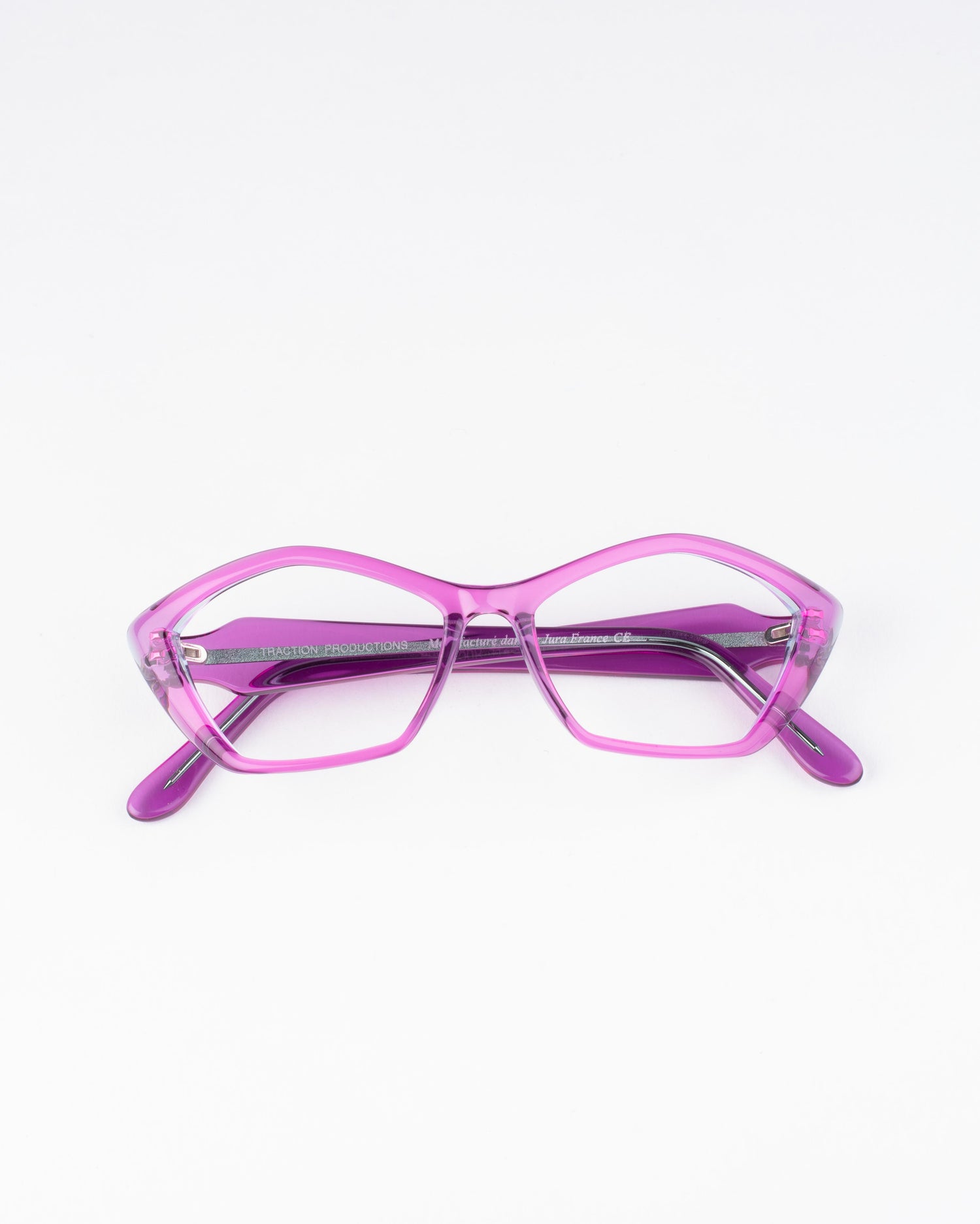 pink plastic butterfly eyeglasses by Traction model breevard, front view, lunettes de vue papillon couleur Rose