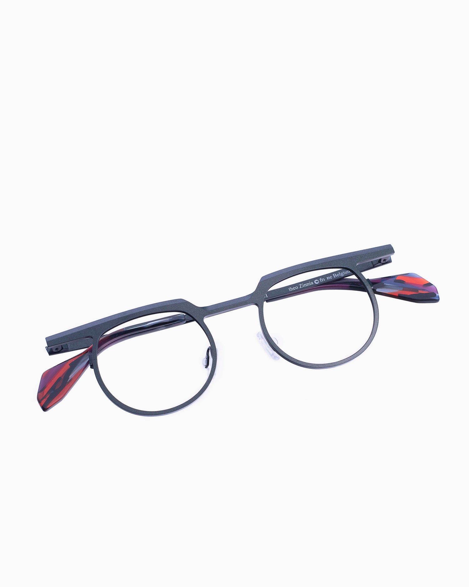 green metal round eyeglasses by Theo model Zinnia, front view, lunettes de vue rond couleur Vert