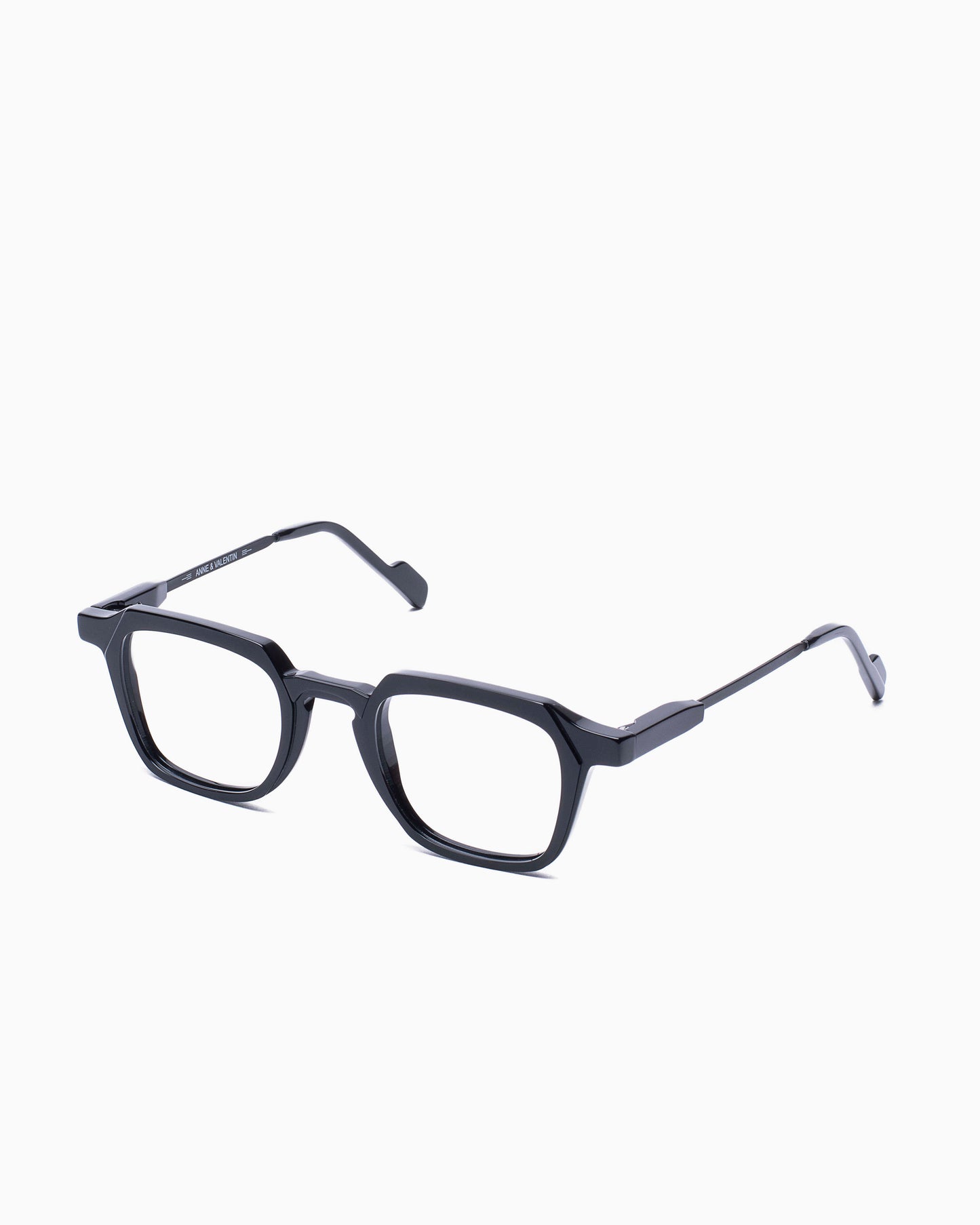 Anne and Valentin - Henri - 8C27 | glasses bar