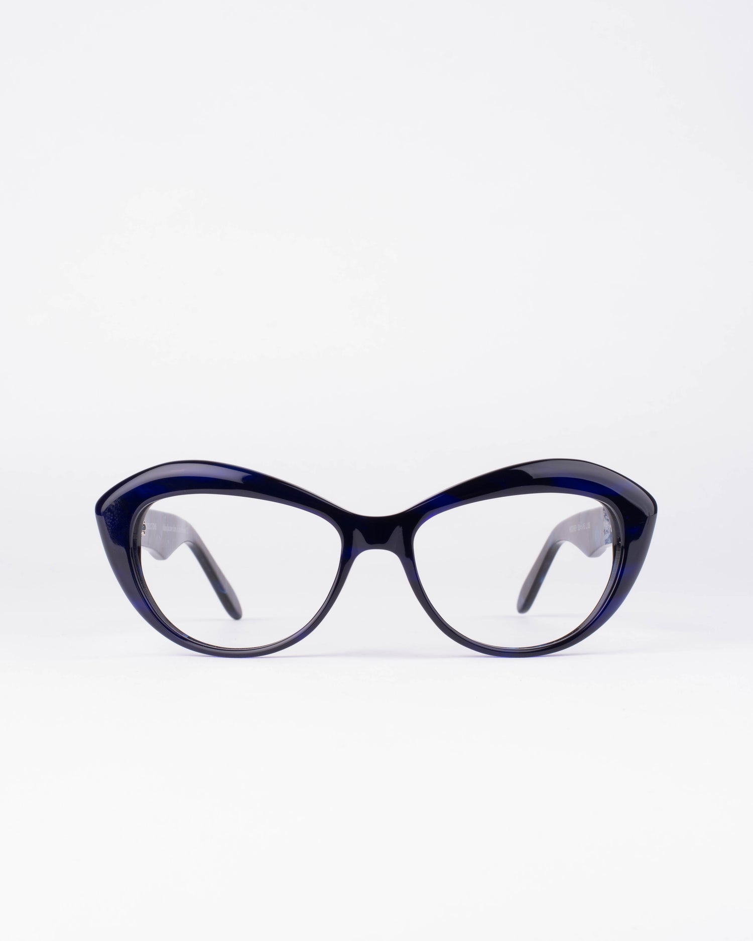 Traction - hockney - marblue | glasses bar:  Marie-Sophie Dion