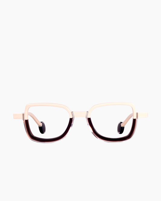 brown plastic butterfly eyeglasses by Theo model Schommel, front view, lunettes de vue papillon couleur Brun