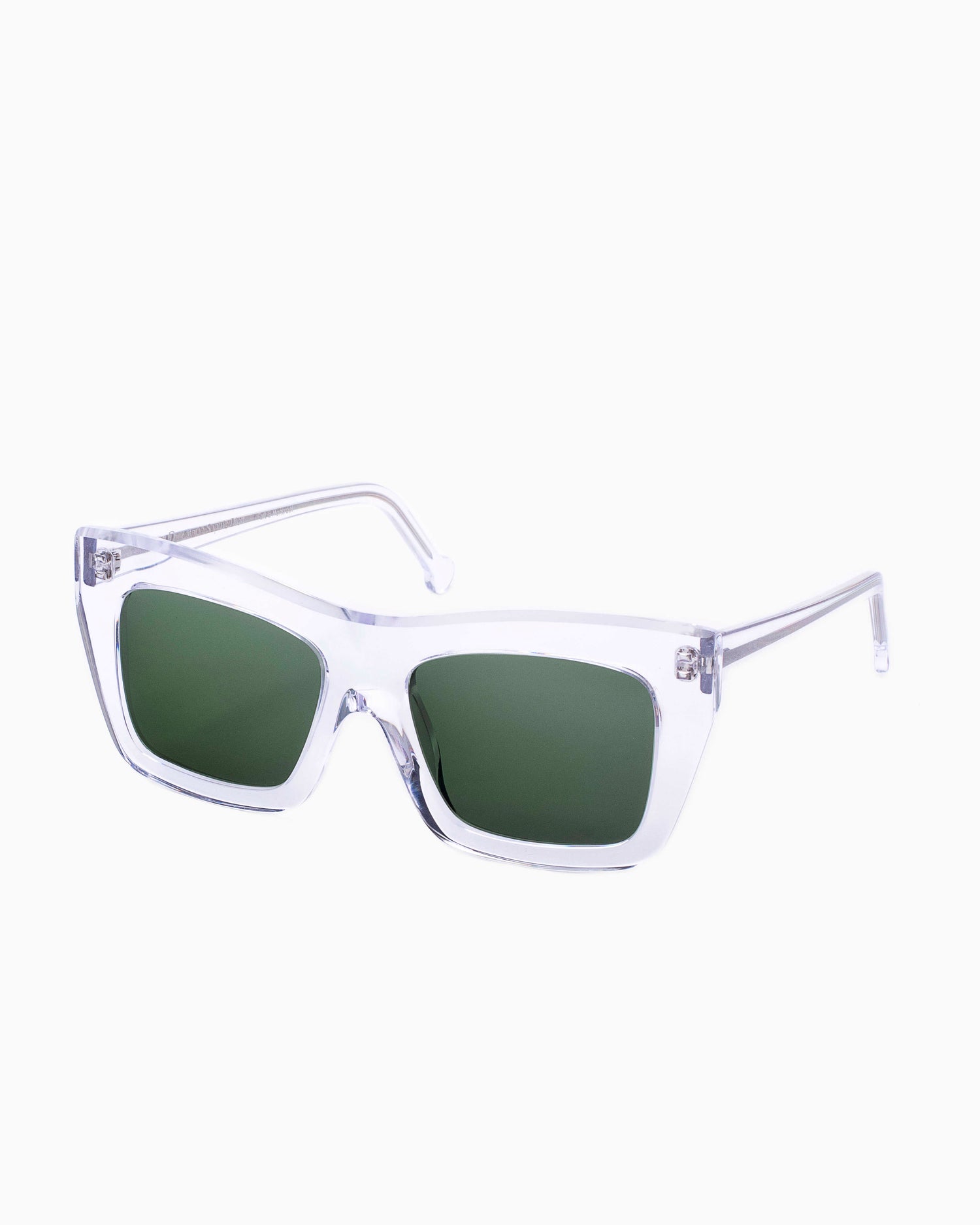 crystal plastic cat  sunglassesby Marie-Sophie Dion model SorelSun, front view, lunettes de vue chat couleur cristal