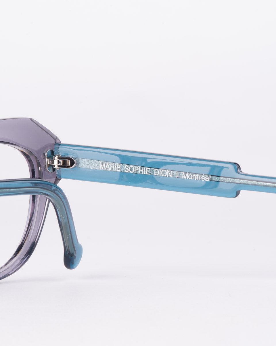 grey plastic cat eyeglasses by Marie-Sophie Dion model Camus, front view, lunettes de vue chat couleur Gris