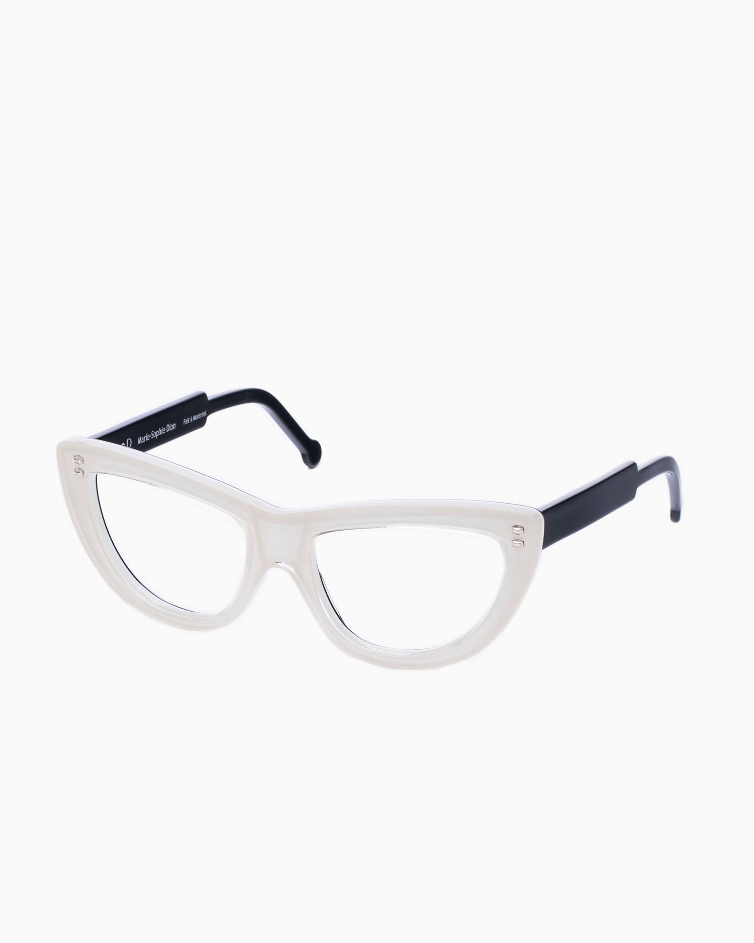 white plastic cat eyeglasses by Marie-Sophie Dion model Hanna, front view, lunettes de vue Blanc chat