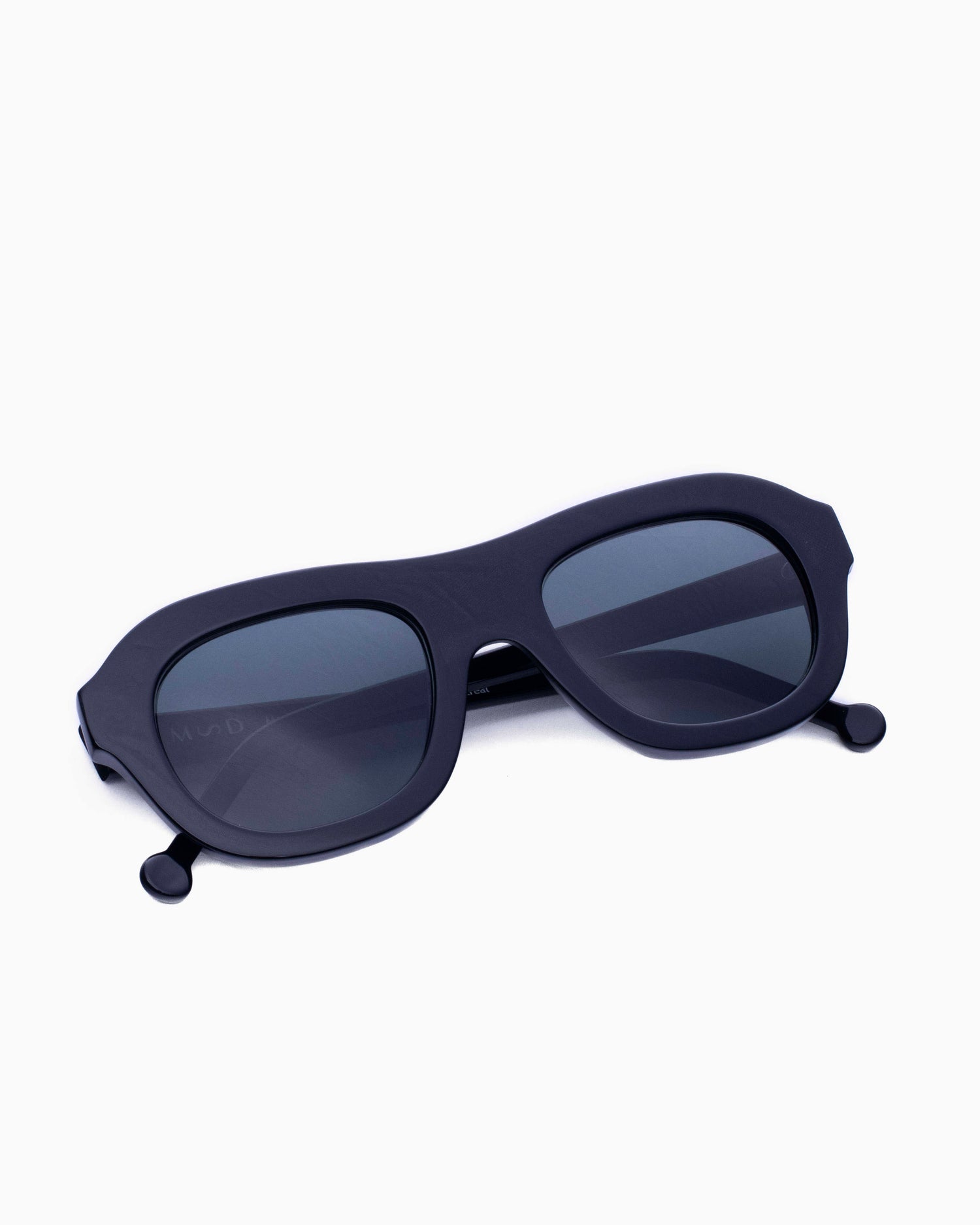 Marie-Sophie Dion - AlainSun - Noi | glasses bar:  Marie-Sophie Dion