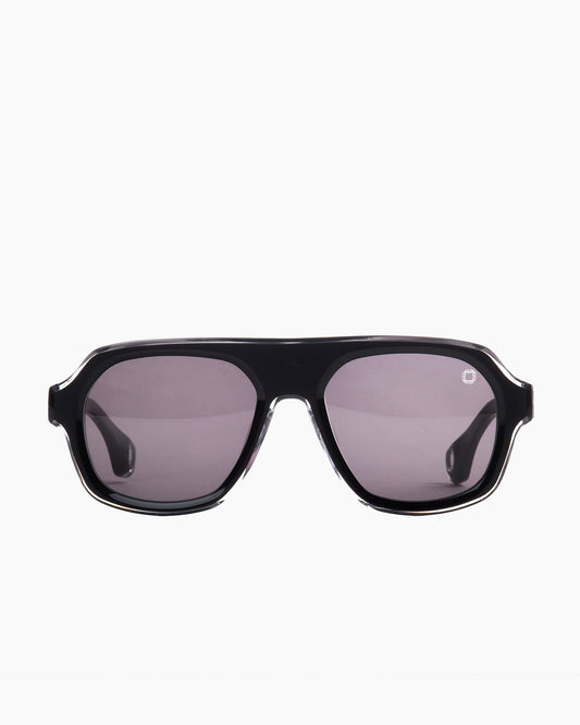 black plastic aviator  sunglassesby Blake Kuwahara model MALLET, front view, lunettes de vue aviateur couleur noir