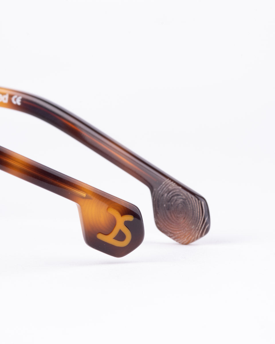 Dzmitry Samal - 009 - Scales | glasses bar:  Marie-Sophie Dion