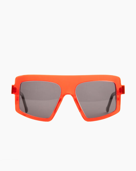orange plastic rectangle sunglassesby Marie-Sophie Dion model Larochelière, front view, lunettes de vue rectangle couleur orange