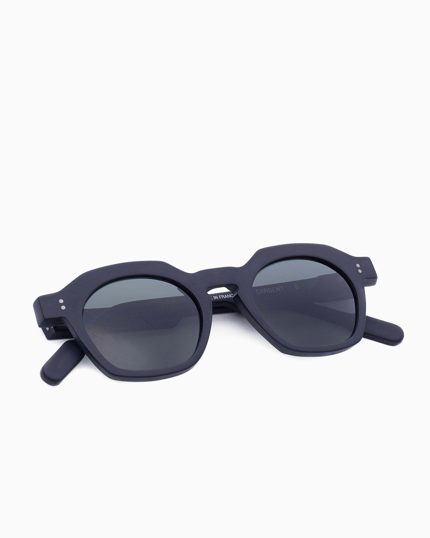 black plastic rectangle  sunglassesby Anne et Valentin model sargent, front view, lunettes de vue Noir rectangle