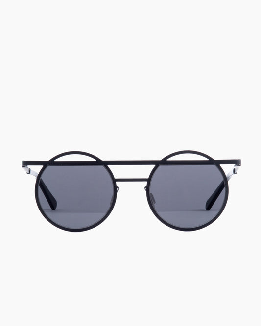 black metal round  sunglassesby Gamine model NorrebroS, front view, lunettes de vue rond couleur Noir