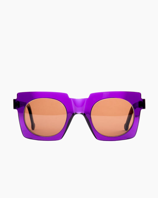 purple plastic rectangle  sunglassesby Marie-Sophie Dion model Ouimet, front view, lunettes de vue rectangle couleur violet
