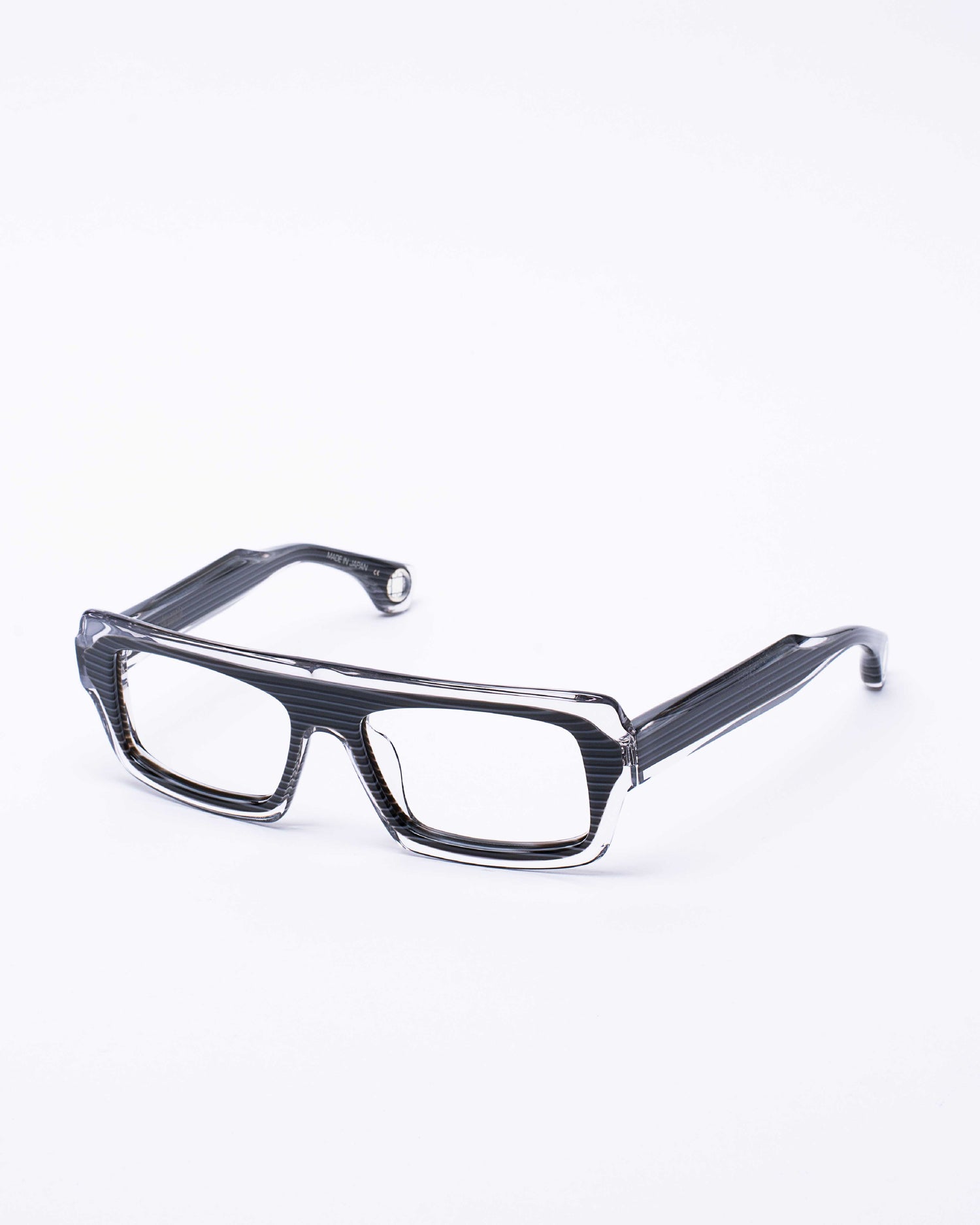 Blake Kuwahara - rohe - Gray | glasses bar:  Marie-Sophie Dion
