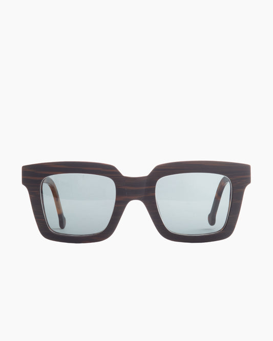 brown plastic rectangle sunglassesby Marie-Sophie Dion model WilkySUN, front view, lunettes de vue rectangle couleur brun