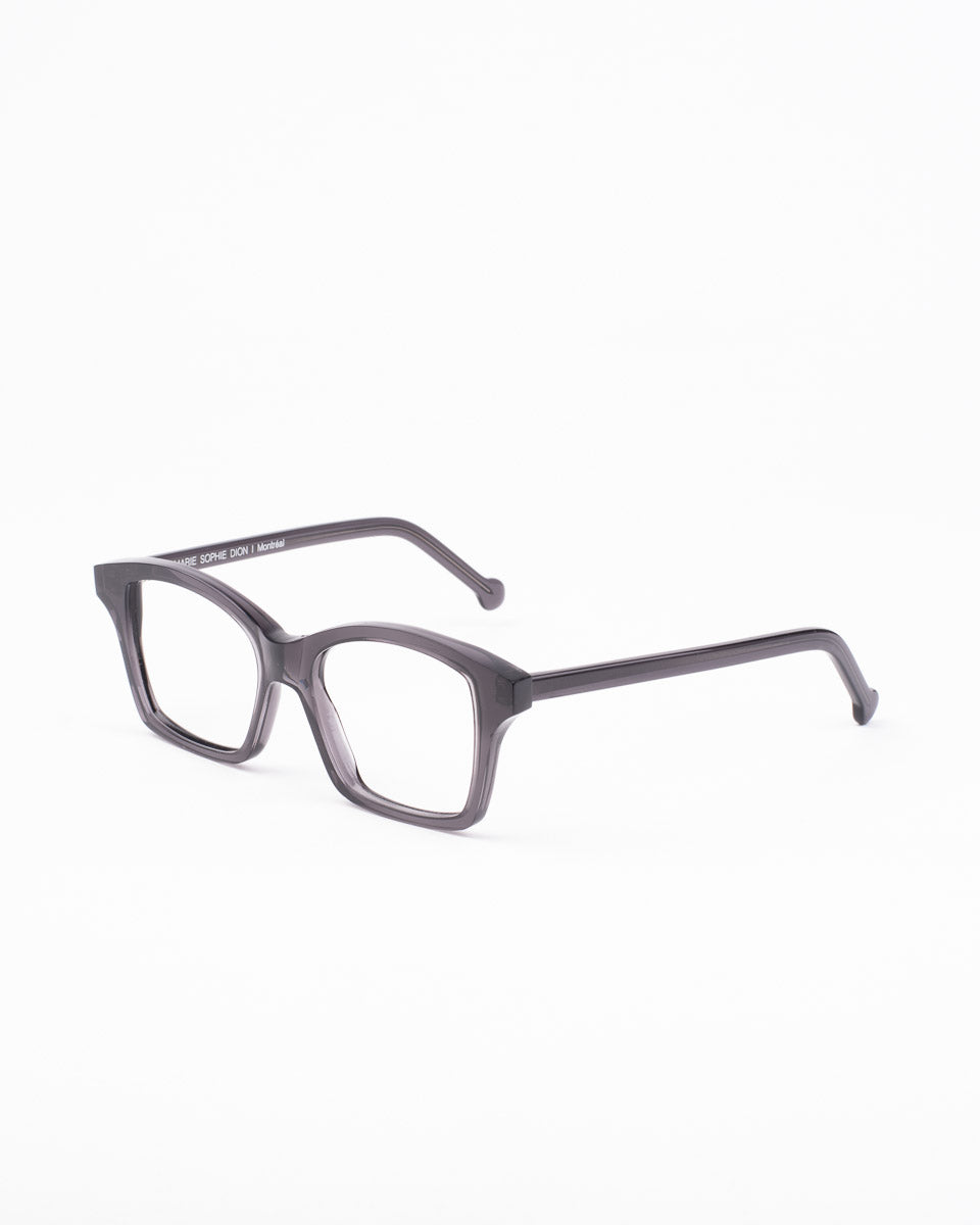 grey plastic butterfly eyeglasses by Marie-Sophie Dion model Giguere, front view, lunettes de vue papillon couleur Gris