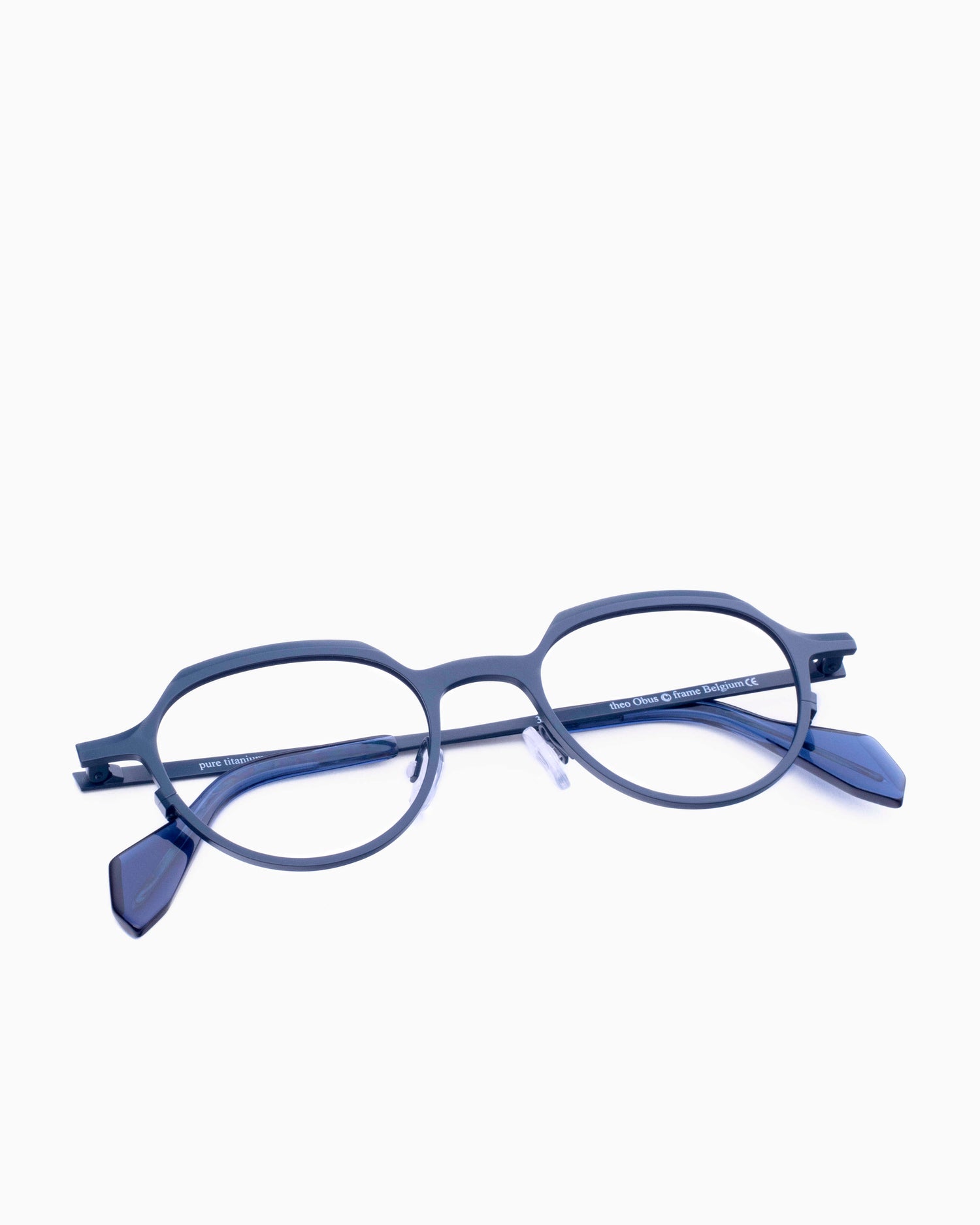 Theo - Obus - 353 | Bar à lunettes:  Marie-Sophie Dion