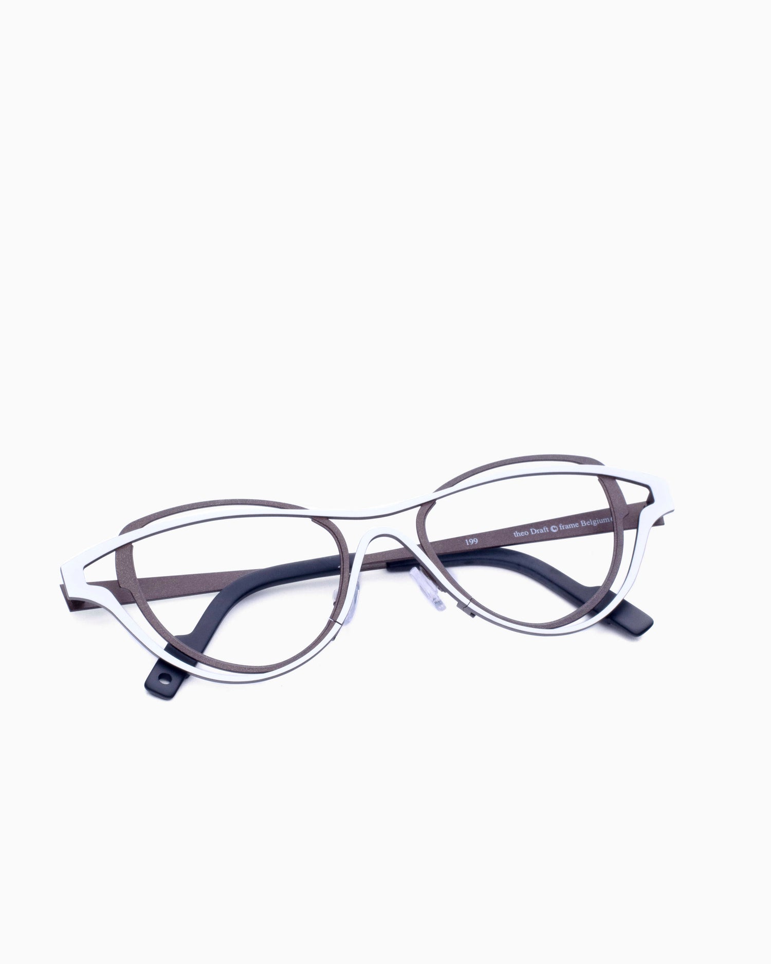 white metal cat eyeglasses by Theo model Draft , front view, lunettes de vue Blanc 