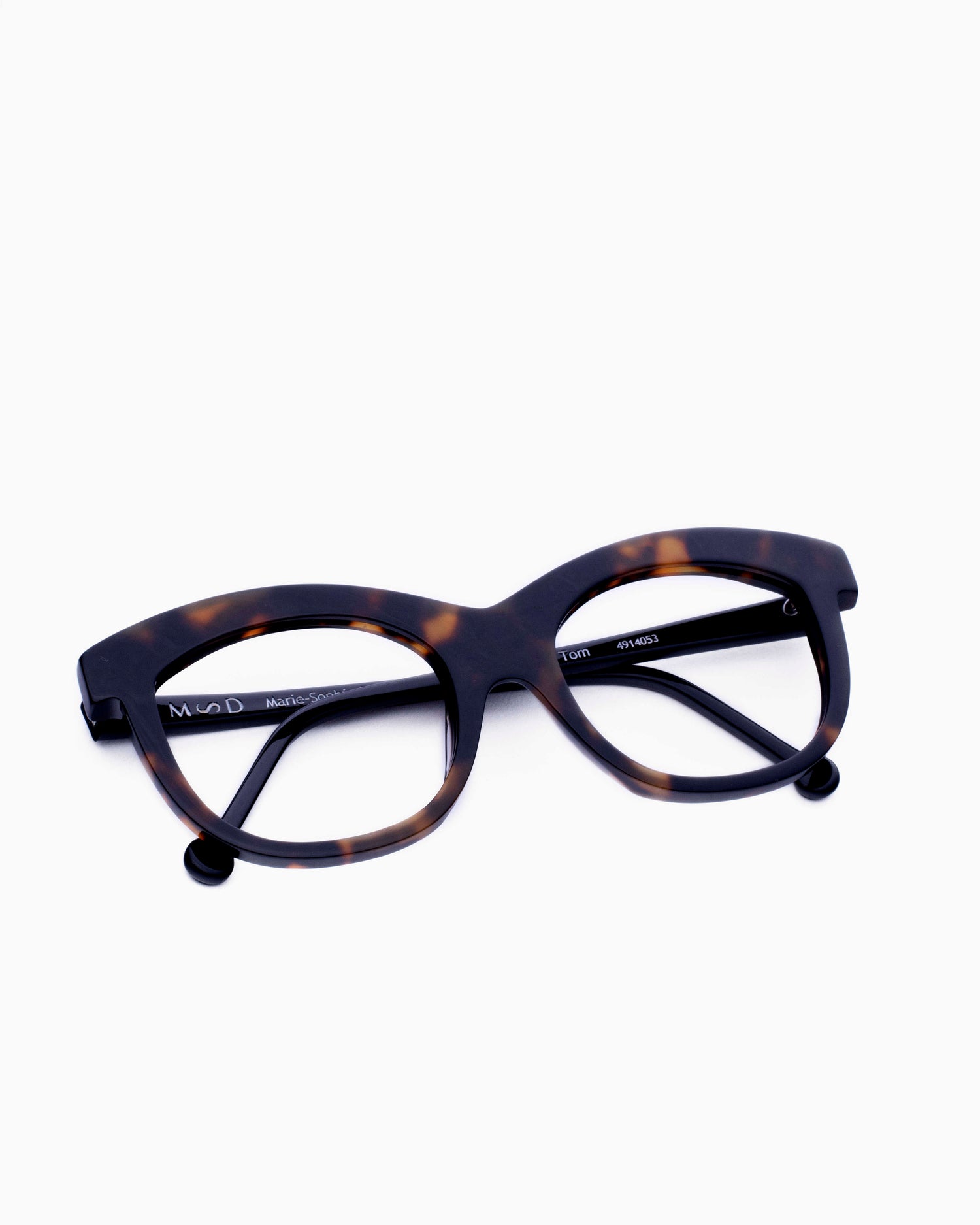 Marie-Sophie Dion - Elmir - Tom | glasses bar:  Marie-Sophie Dion