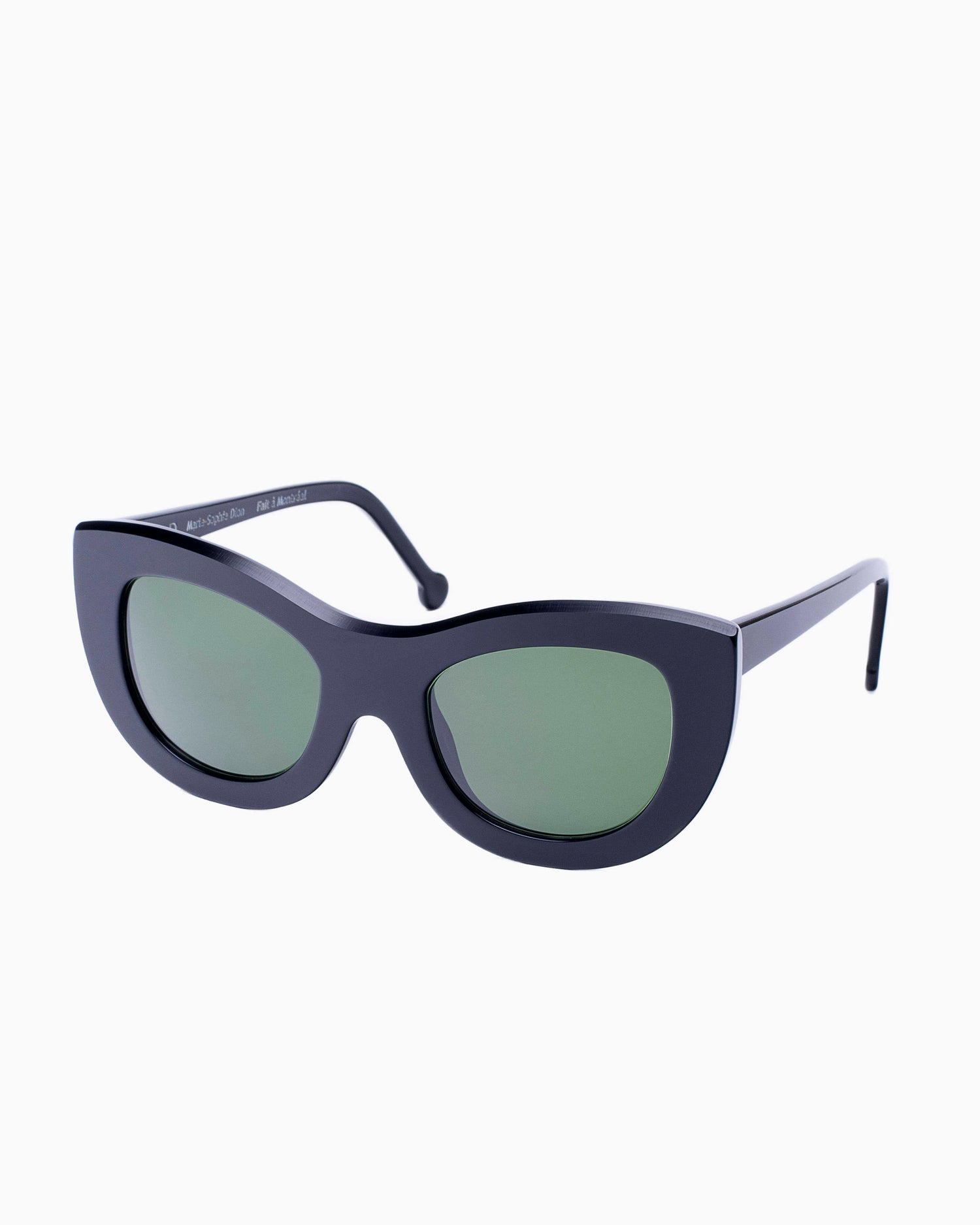 black plastic cat  sunglassesby Marie-Sophie Dion model YounanSun, front view, lunettes de vue Noir chat