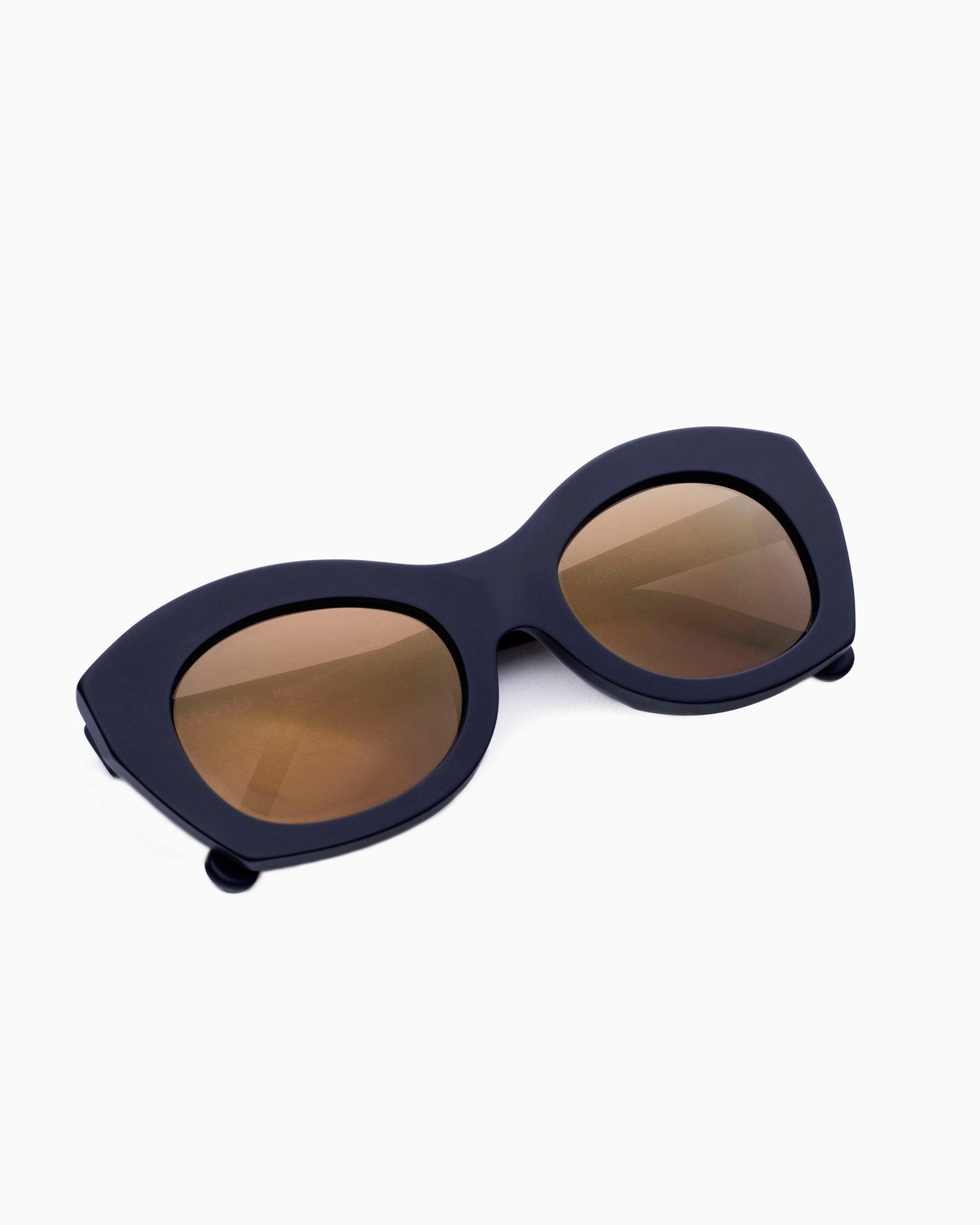 Marie-Sophie Dion - ArpinS - Noi | glasses bar:  Marie-Sophie Dion