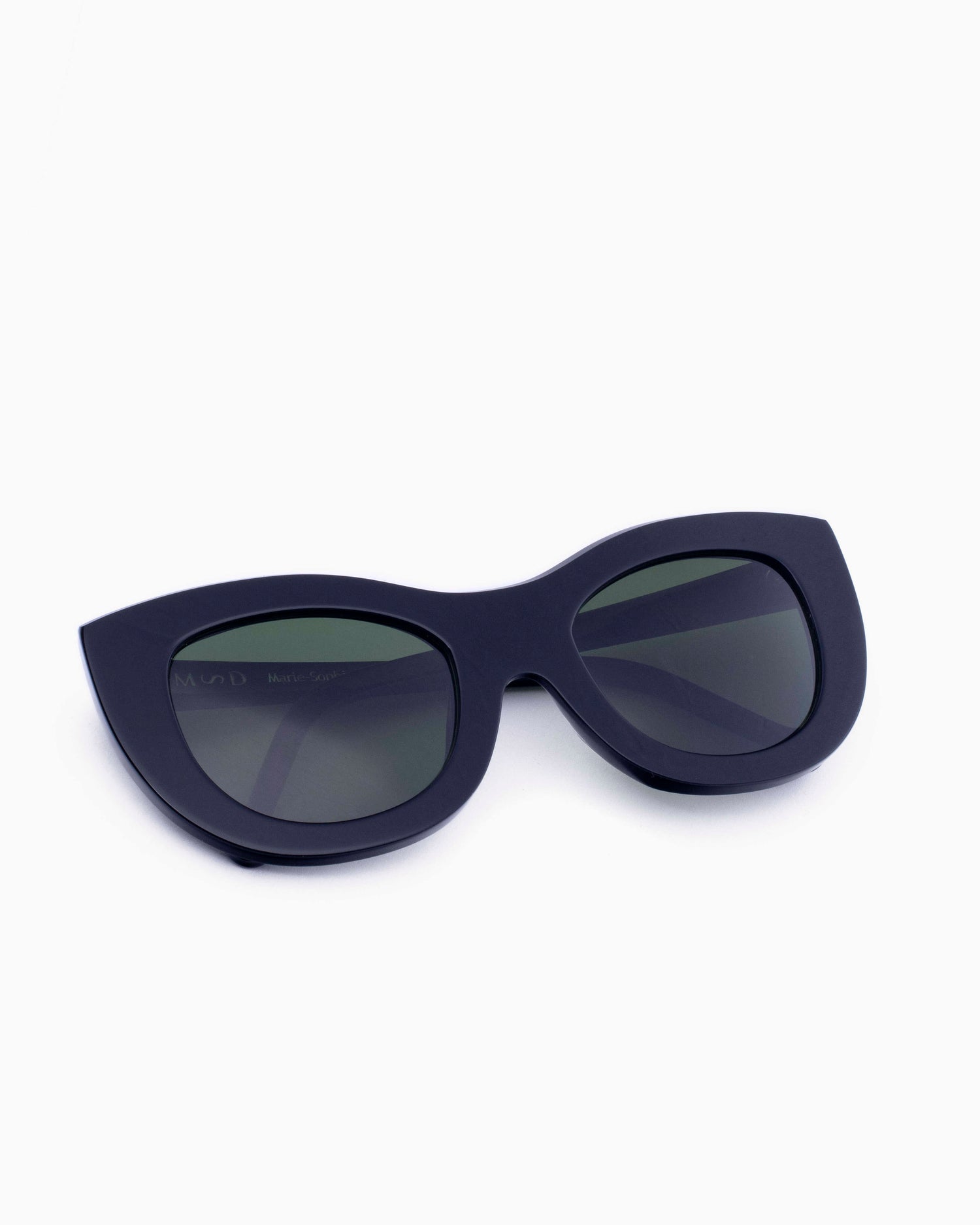 black plastic cat  sunglassesby Marie-Sophie Dion model YounanSun, front view, lunettes de vue Noir chat