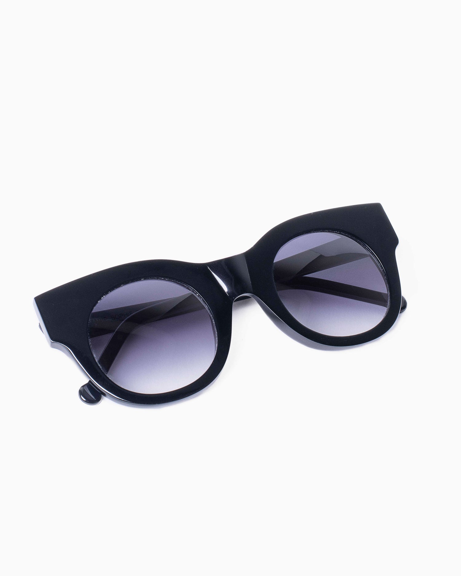 black plastic round  sunglassesby Marie-Sophie Dion model Brixi.S, front view, lunettes de vue Noir rond