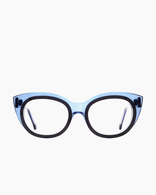 blue plastic cat eyeglasses by Marie-Sophie Dion model Blais, front view, lunettes de vue chat couleur bleu