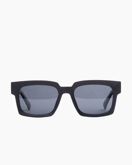 black plastic rectangle  sunglassesby Evolve model ELS6, front view, lunettes de vue rectangle couleur noir