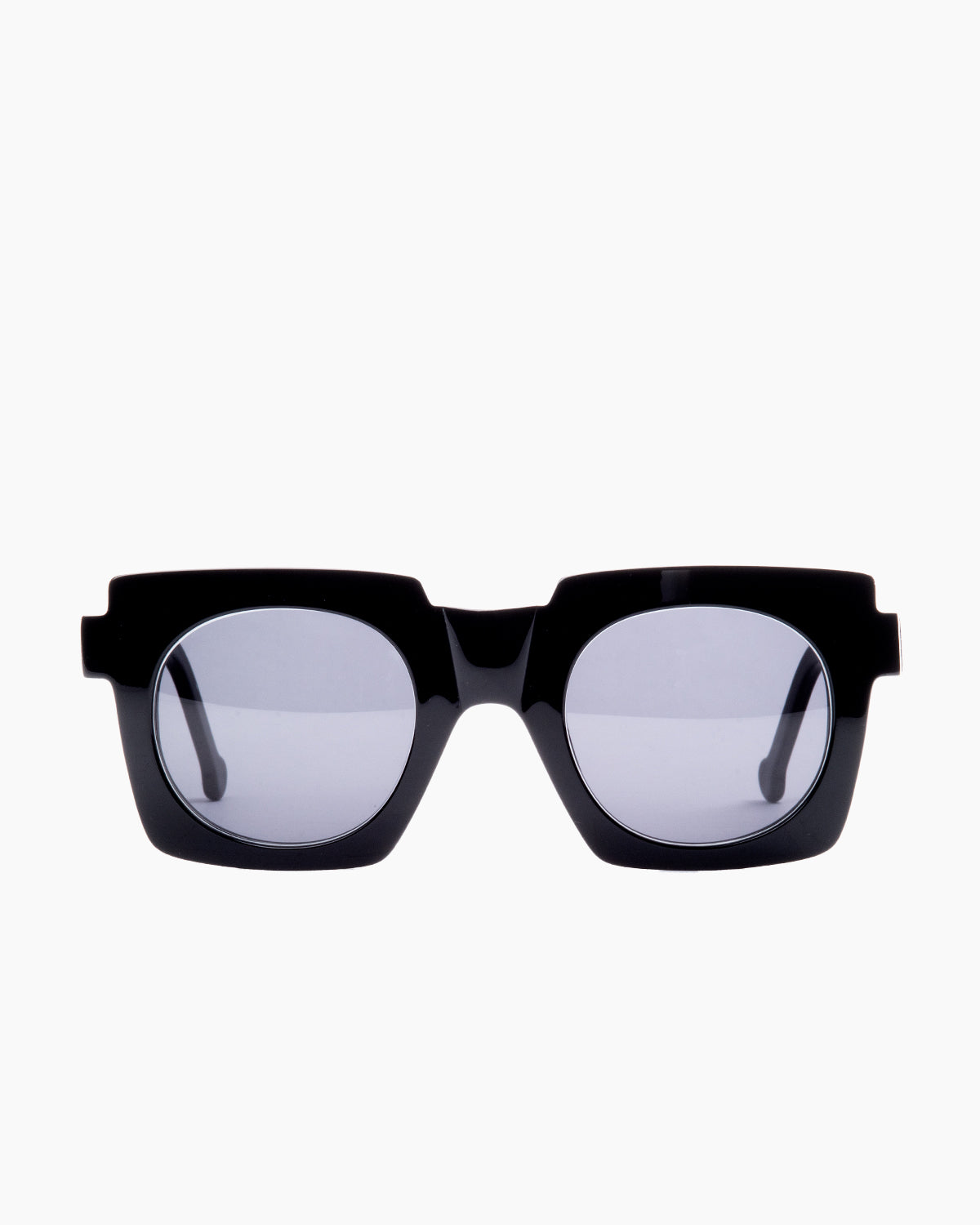 black plastic rectangle  sunglassesby Marie-Sophie Dion model Ouimet, front view, lunettes de vue rectangle couleur Noir